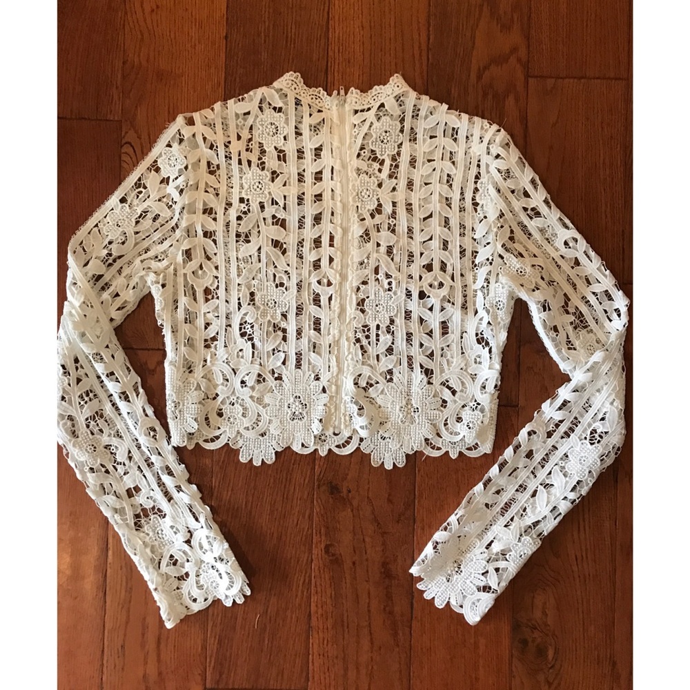 Long sleeve lace crop🦄